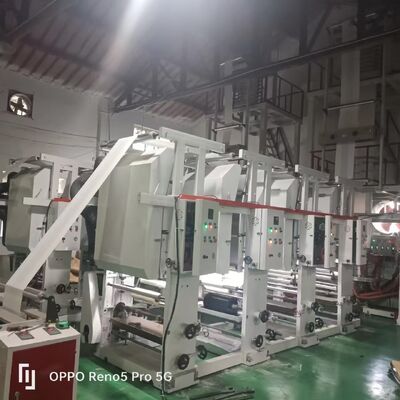 قطر المسمار 55mm 2 أو 65mm 2mm آلة طحن الفيلم الطاقة الإجمالية 11-21kw قدرة الطحن 100 إلى 500 كجم في الساعة لطحن الفيلم البلاستيكي