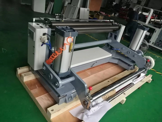 آلة قطع وتقطيع الألواح الترجيعية 4.0KW قوة 800 مم مع شاشة تعمل باللمس PLC