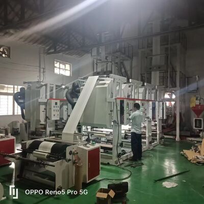 قطر المسمار 55mm 2 أو 65mm 2mm آلة طحن الفيلم الطاقة الإجمالية 11-21kw قدرة الطحن 100 إلى 500 كجم في الساعة لطحن الفيلم البلاستيكي