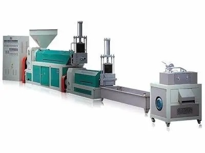 PP HDPE LLDPE LDPE آلة بثق الفيلم البلاستيكي متعدد الطبقات